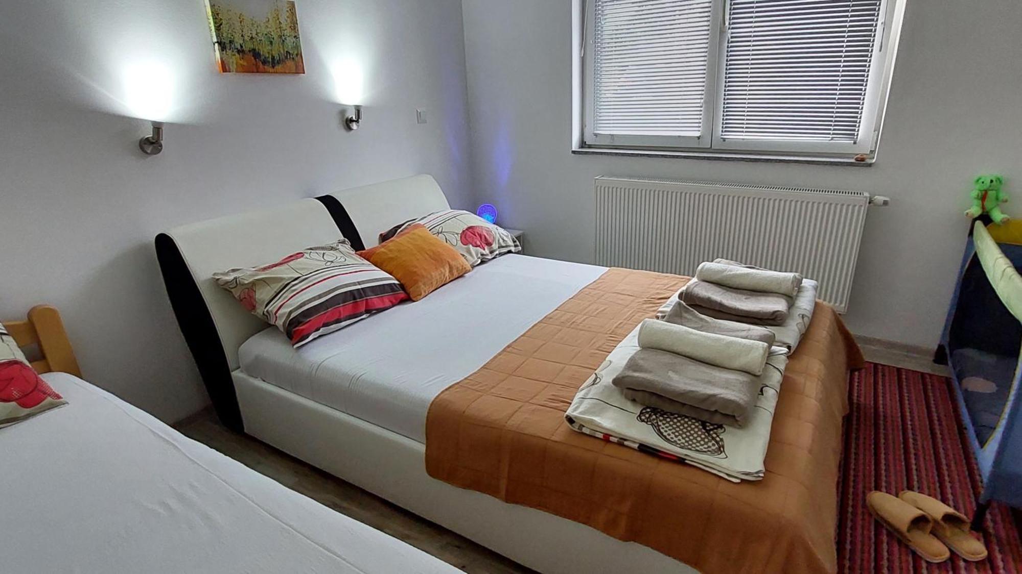 Apartments Window Bihać Екстериор снимка